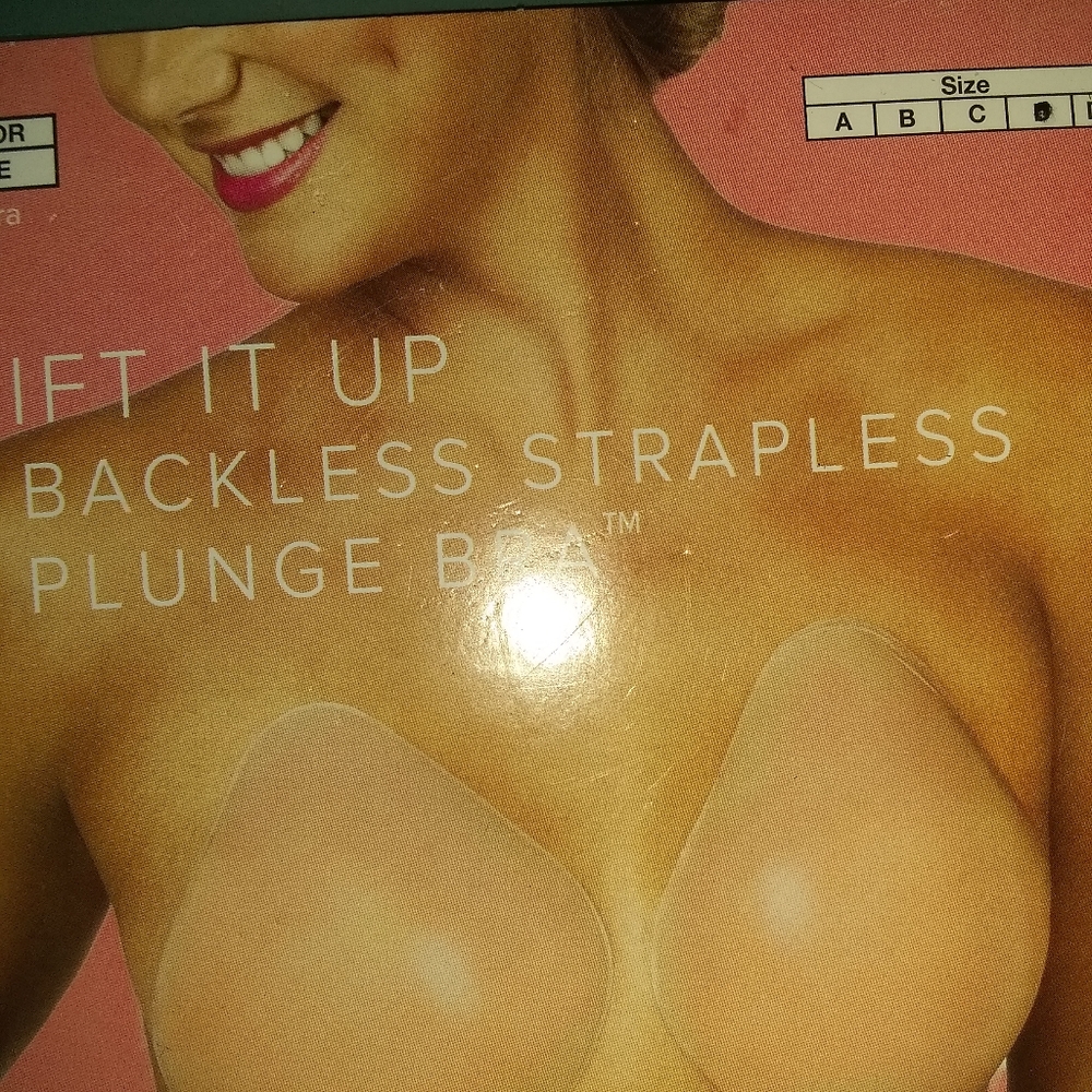 NIB Lingerie Solutions plunge backless strapless